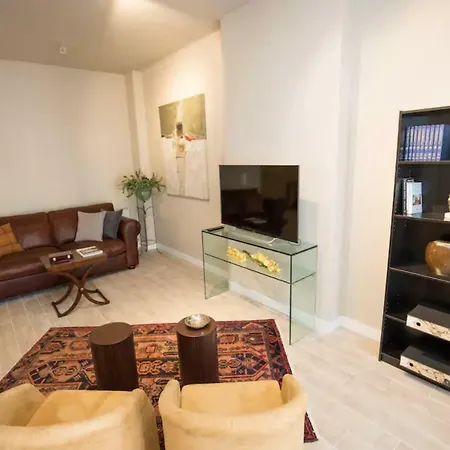 Central Penthouse *